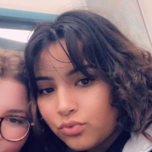 Meet your Posher, Chloe